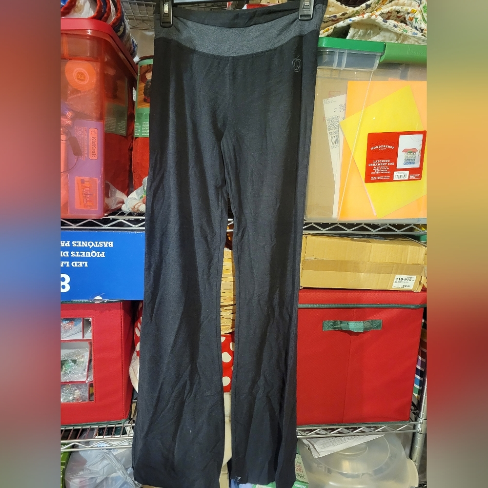 Green apple yoga pants